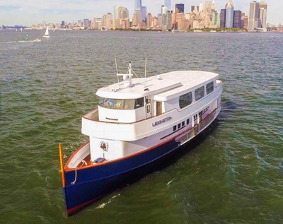 Motor yacht Lexington - port bow